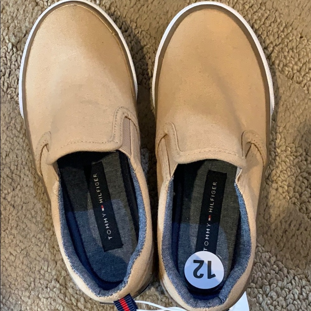 NWT Tommy Hilfiger shoes, size 12